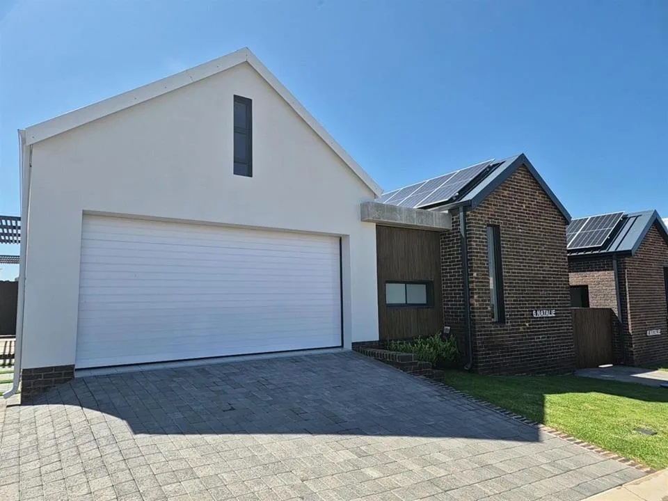 3 Bedroom House for sale in Helderzicht Eco Estate
