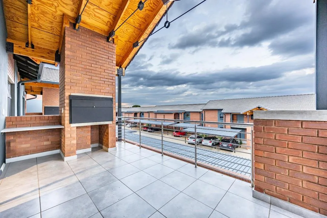 2 Bedroom Townhouse to rent in Olympus AH