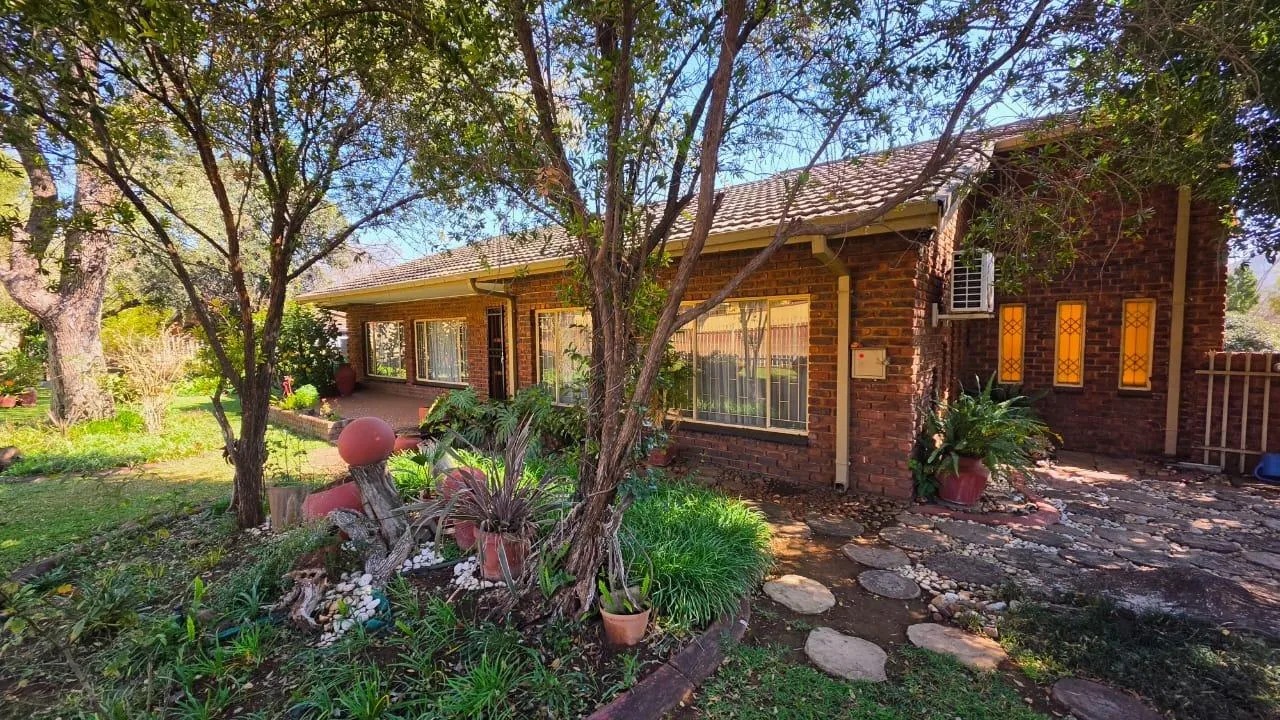 4 Bedroom House for sale in Thabazimbi