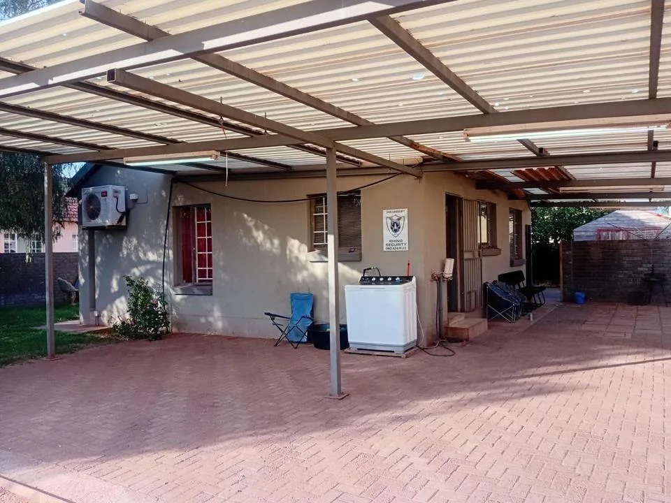 3 Bedroom House for sale in Kathu