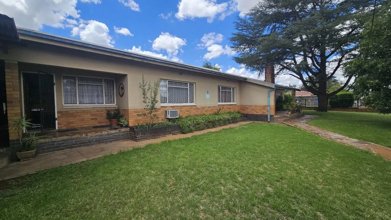4 Bedroom House for sale in Barkly West