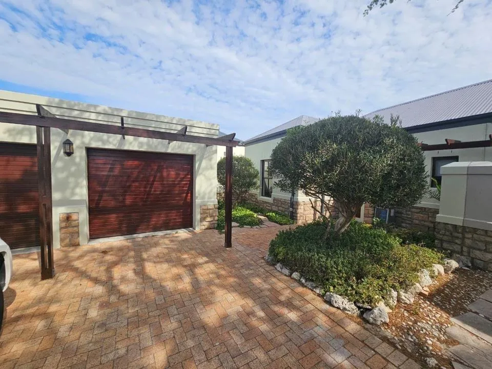 3 Bedroom House to rent in Atlantic Beach Golf Estate