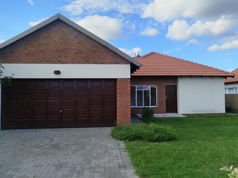 3 Bedroom House for sale in Waterkloof