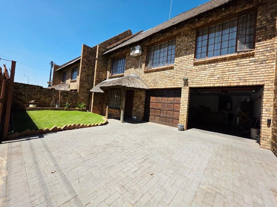 3 Bedroom Townhouse to rent in Homelake