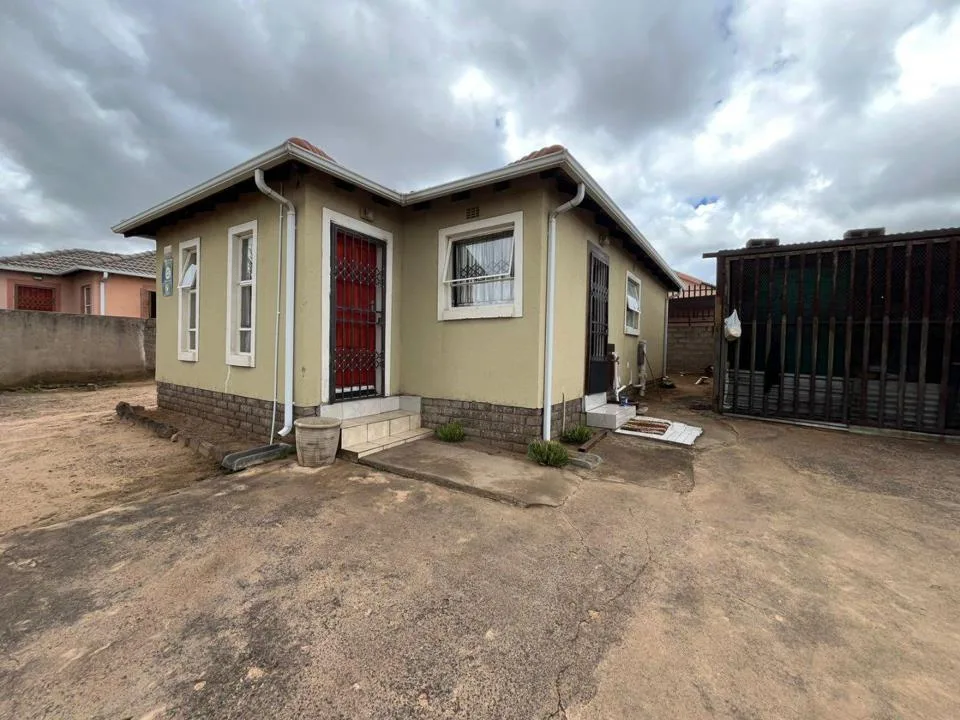 3 Bedroom House for sale in Klarinet