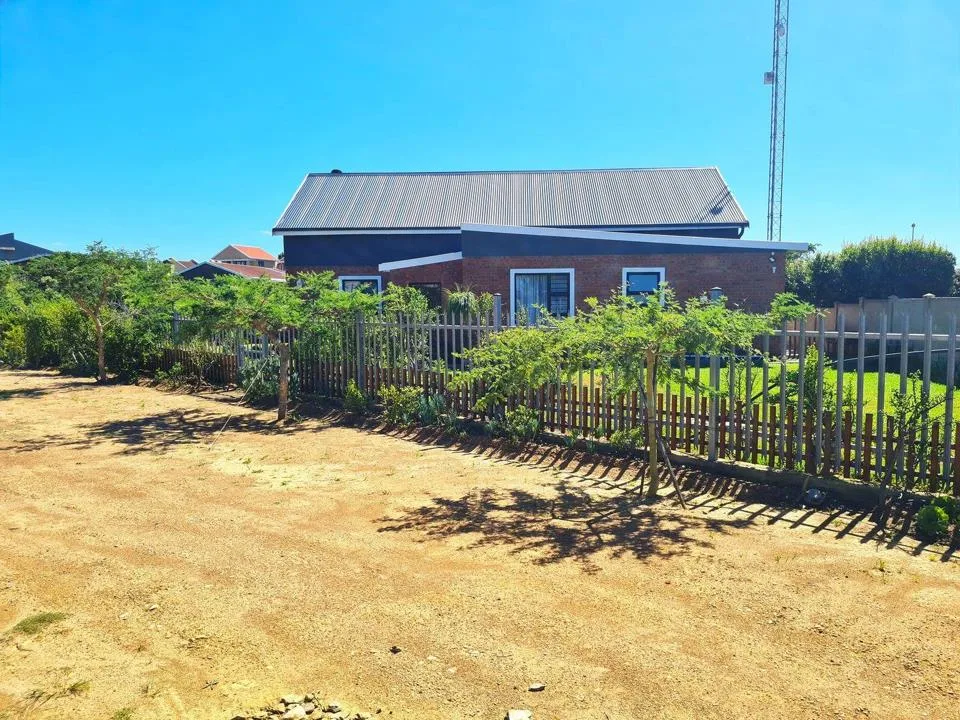 5 Bedroom House for sale in Noorsekloof