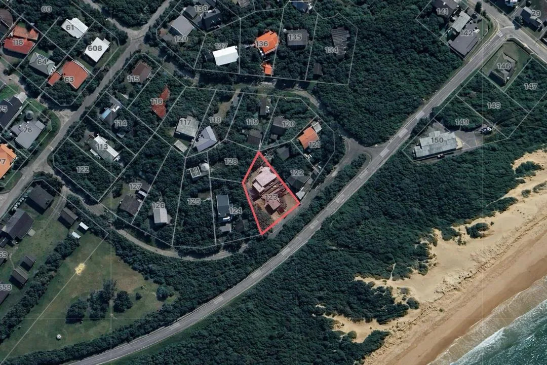 4 Bedroom House for sale in Boknesstrand