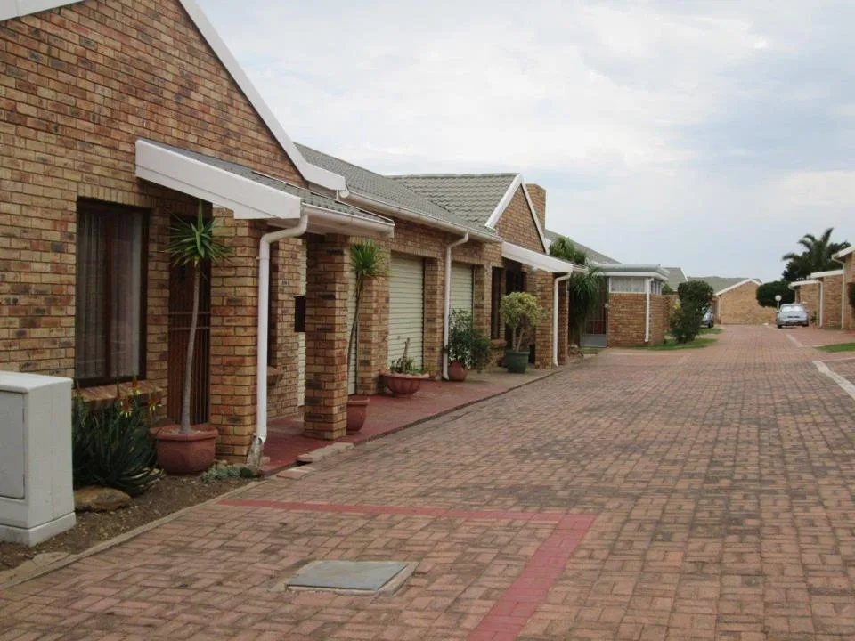 3 Bedroom Townhouse for sale in Jeffreys Bay Central
