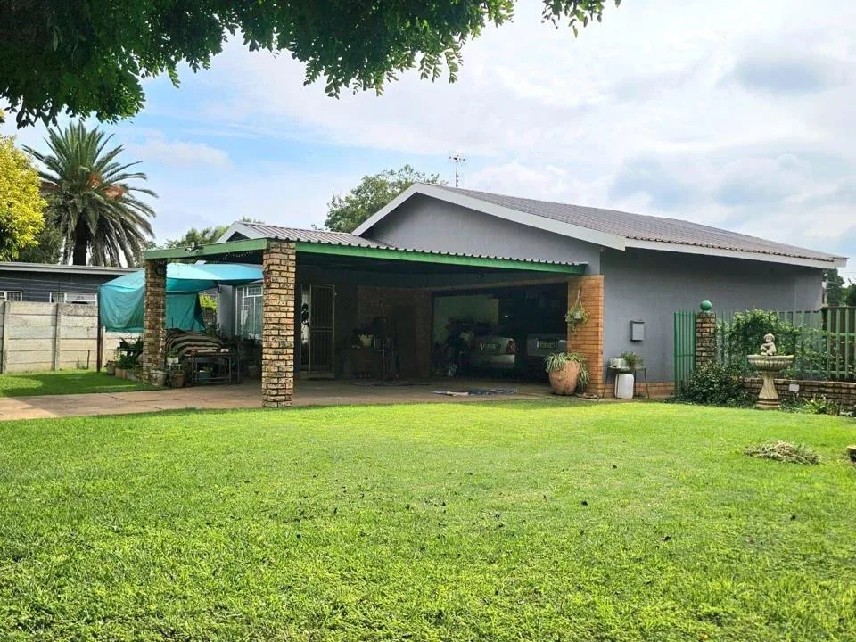 5 Bedroom House for sale in Potchefstroom South