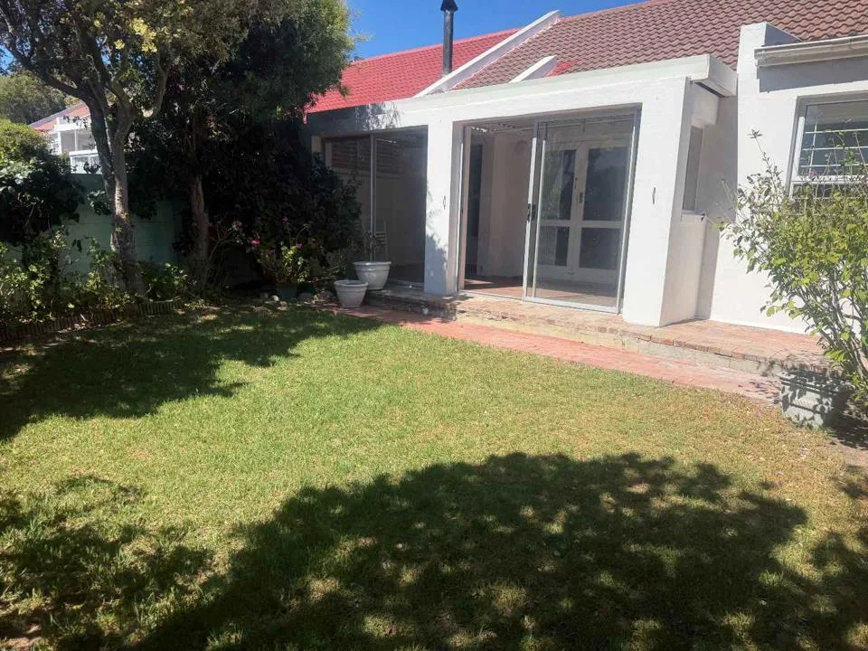 3 Bedroom House to rent in Fish Hoek