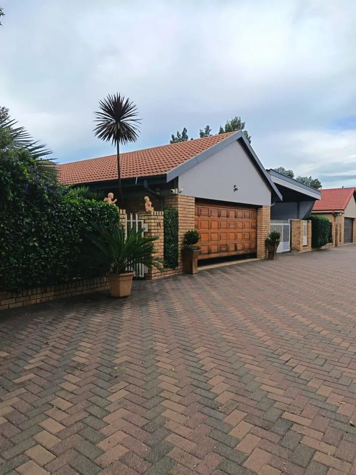 3 Bedroom Townhouse for sale in Vaalpark