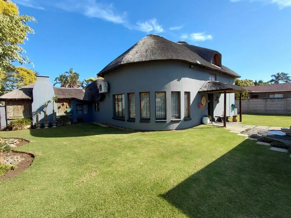 3 Bedroom House for sale in Gonubie