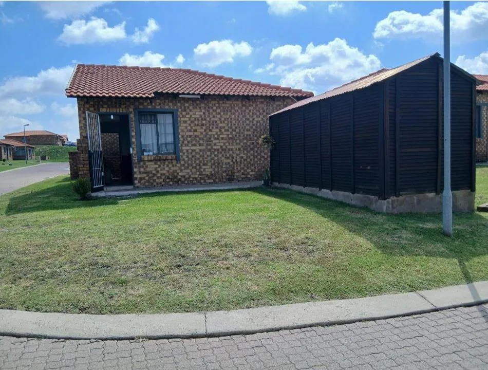 2 Bedroom Apartment / flat for sale in Evander