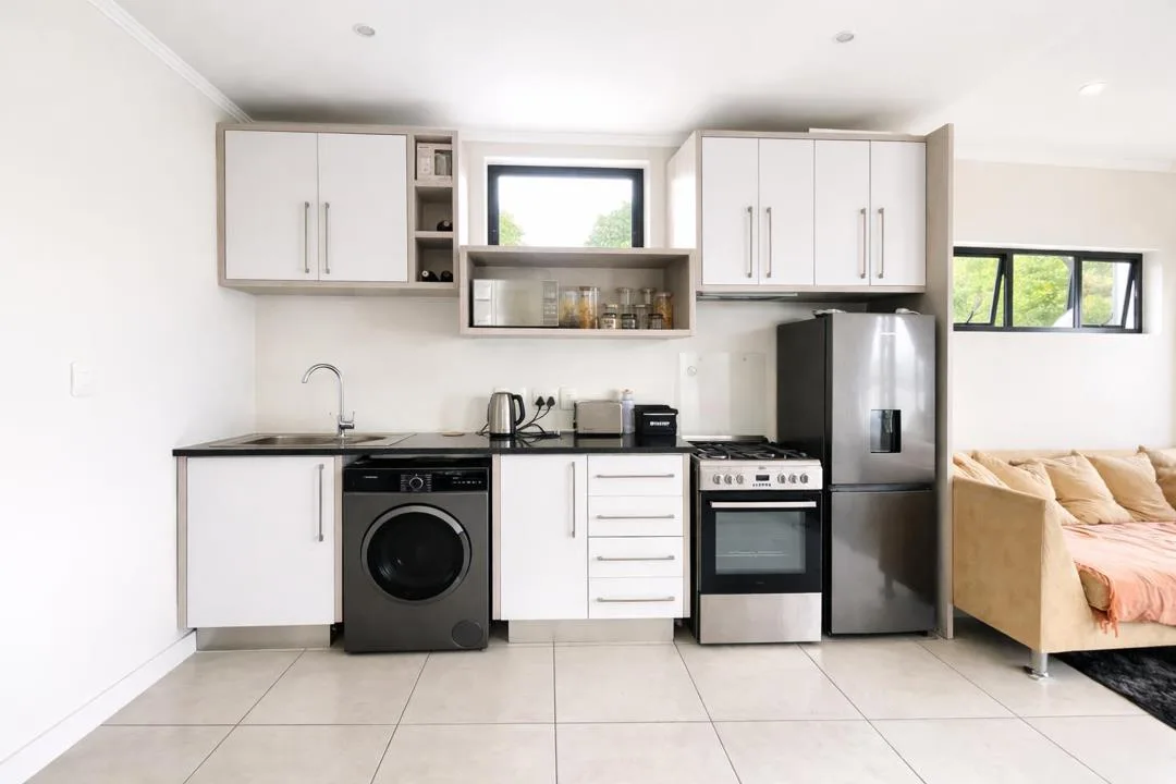 1 Bedroom Apartment / flat to rent in Bryanston