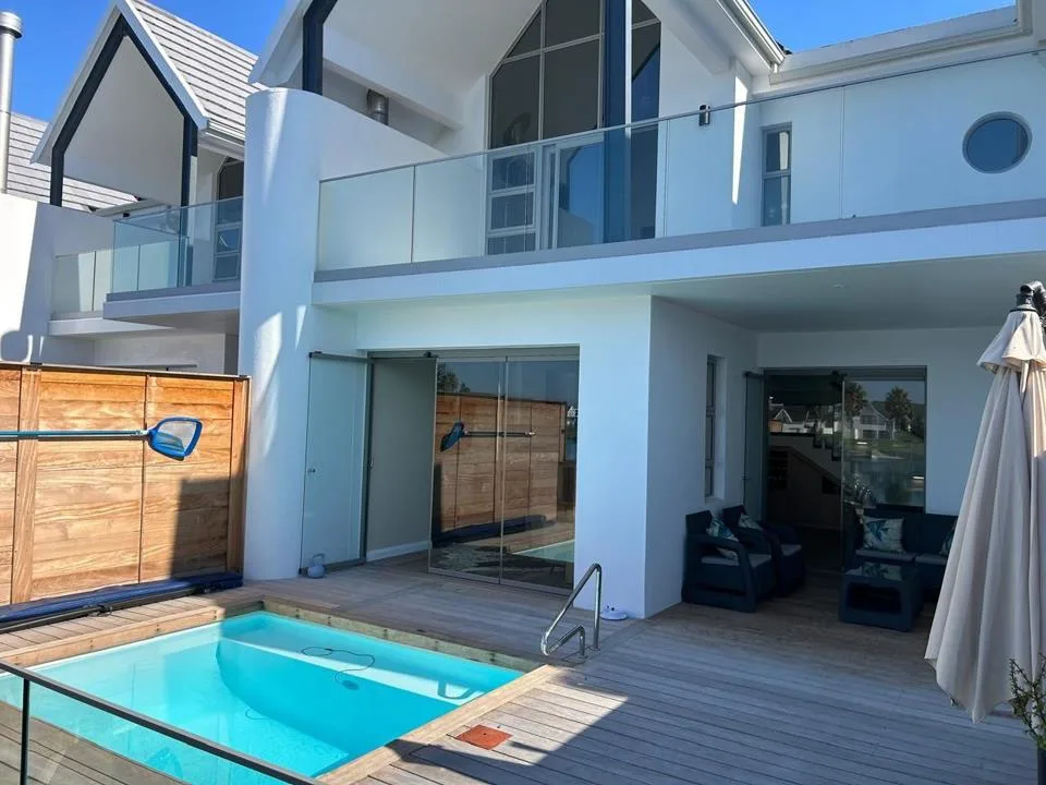 3 Bedroom Apartment / flat to rent in Canals