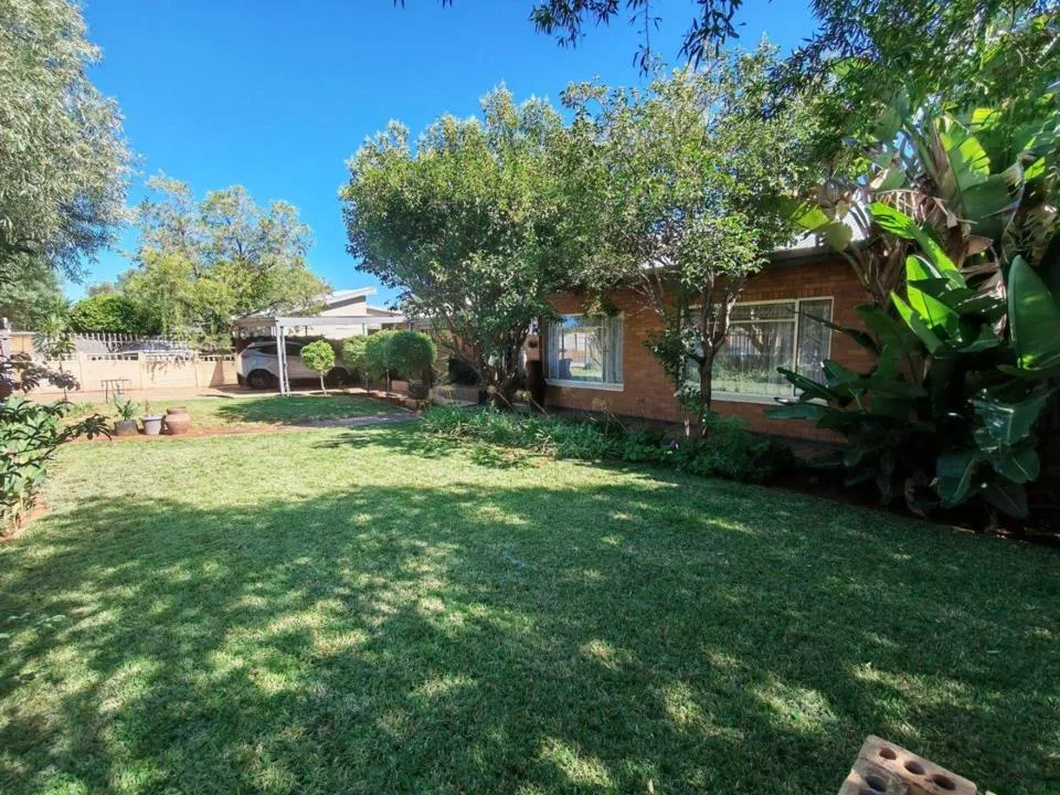 4 Bedroom House for sale in Heuwelsig