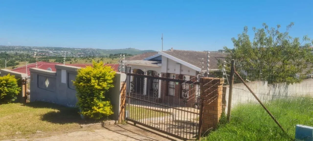 4 Bedroom House for sale in Northcrest