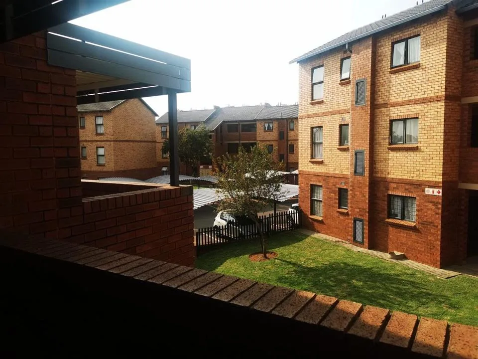 2 Bedroom Apartment / flat to rent in Olympus AH