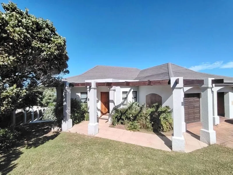 4 Bedroom House to rent in Mossel Bay Golf Estate