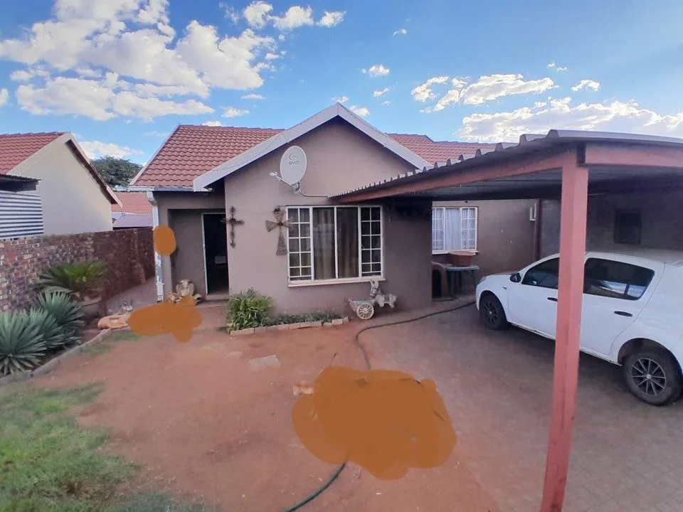 3 Bedroom House for sale in Kathu