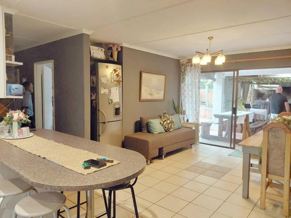 3 Bedroom House for sale in Gonubie