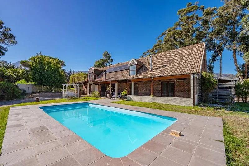 4 Bedroom House to rent in Tre Donne Estate