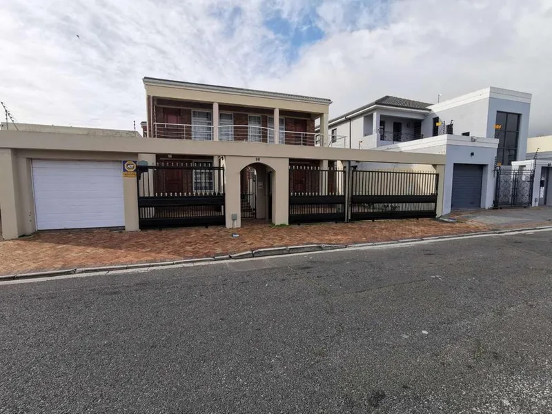 3 Bedroom Apartment / flat to rent in Rylands