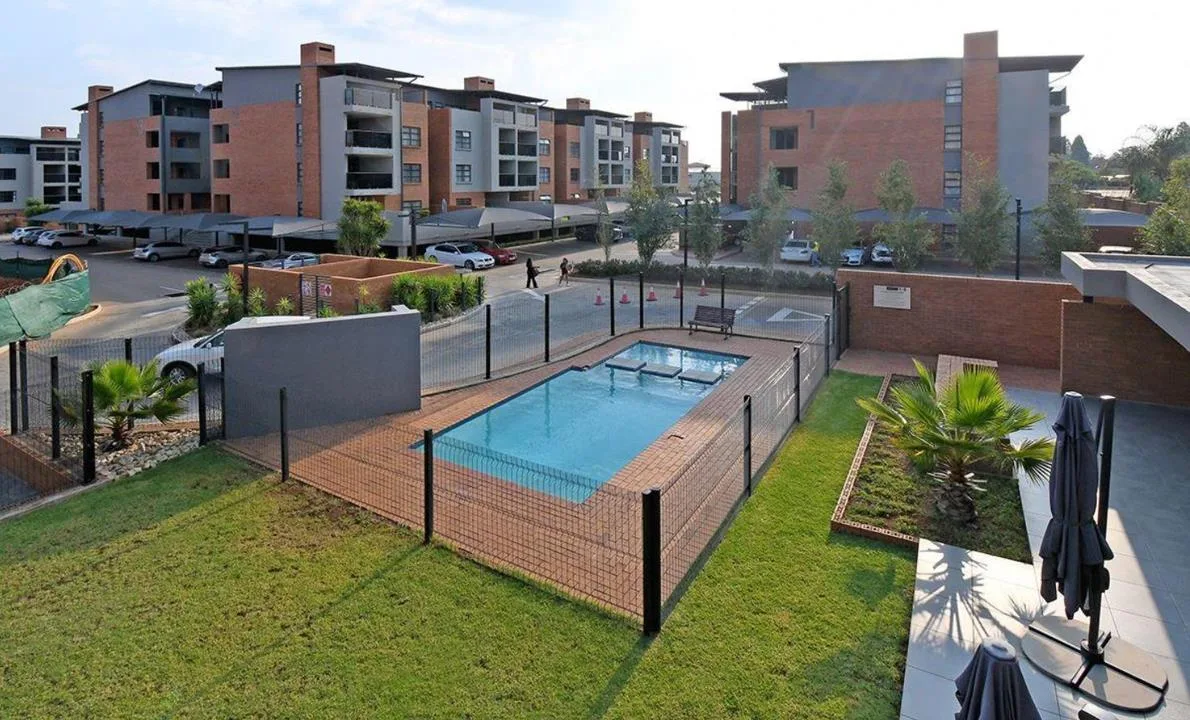 3 Bedroom Apartment / flat to rent in Bartlett