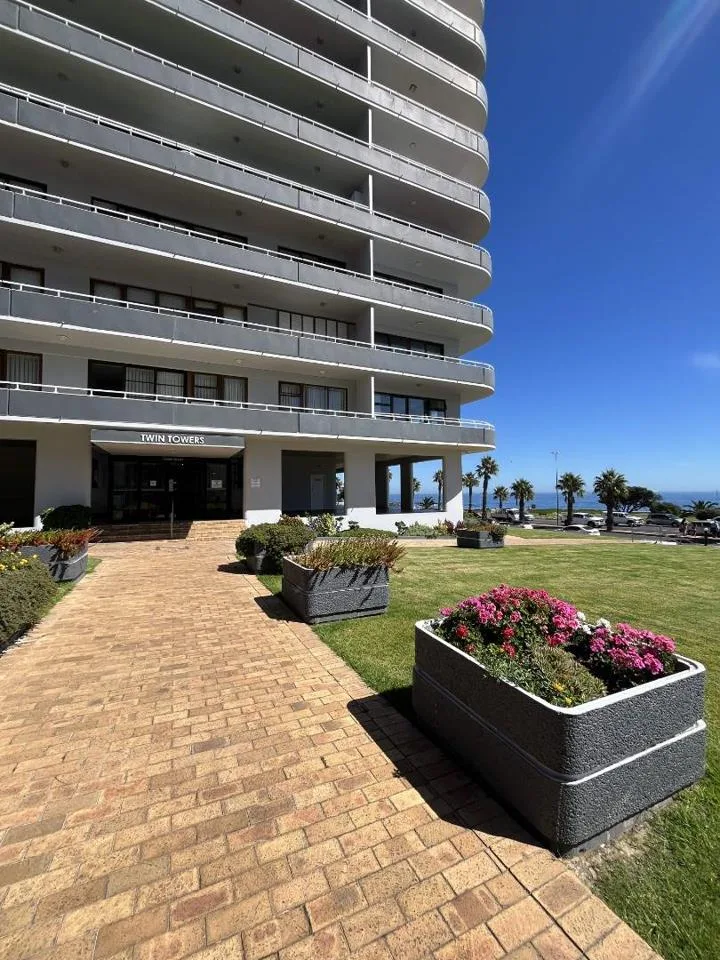 3 Bedroom Apartment / flat to rent in Sea Point