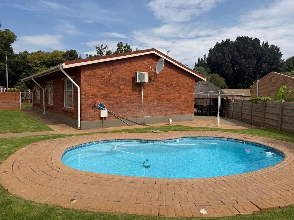 3 Bedroom House for sale in Virginia Park