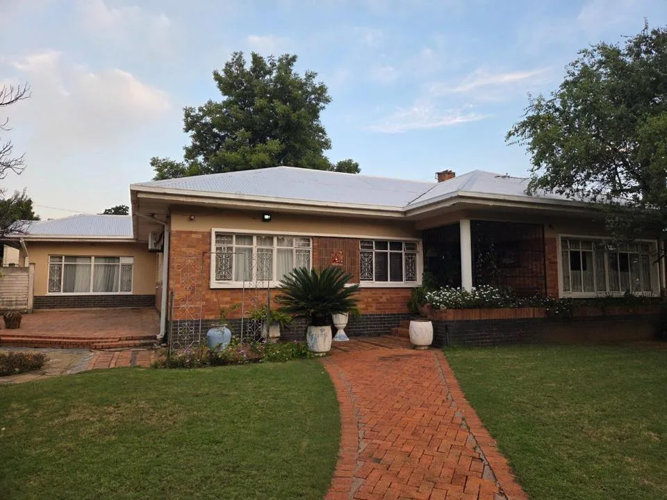 4 Bedroom House for sale in Suidrand