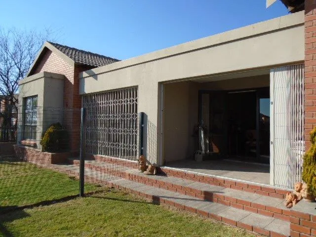 2 Bedroom Townhouse for sale in Parys