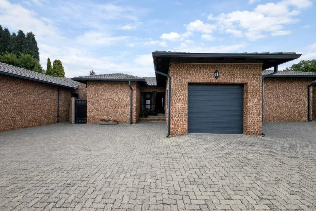 2 Bedroom Townhouse for sale in Ermelo