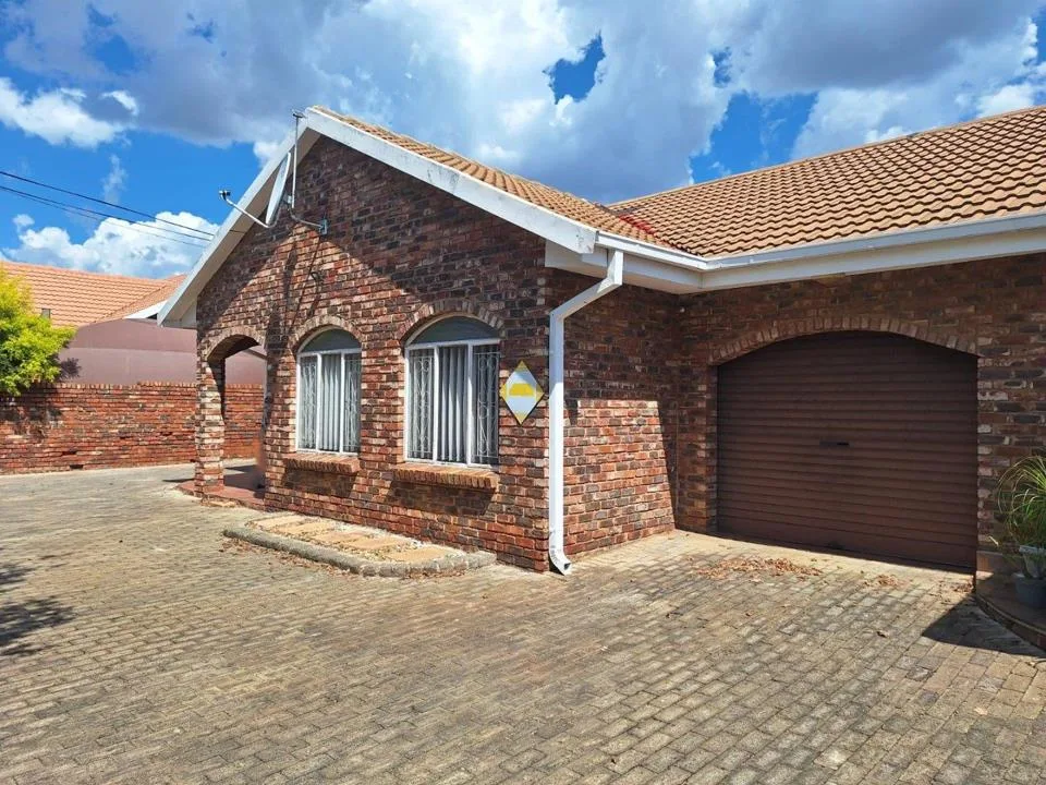 2 Bedroom Townhouse for sale in Parys