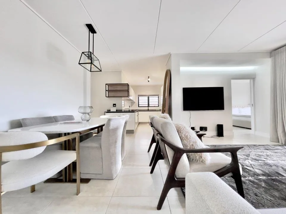 3 Bedroom Apartment / flat to rent in The Polofields