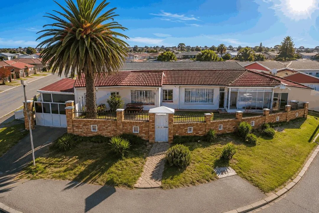 4 Bedroom House for sale in Malabar