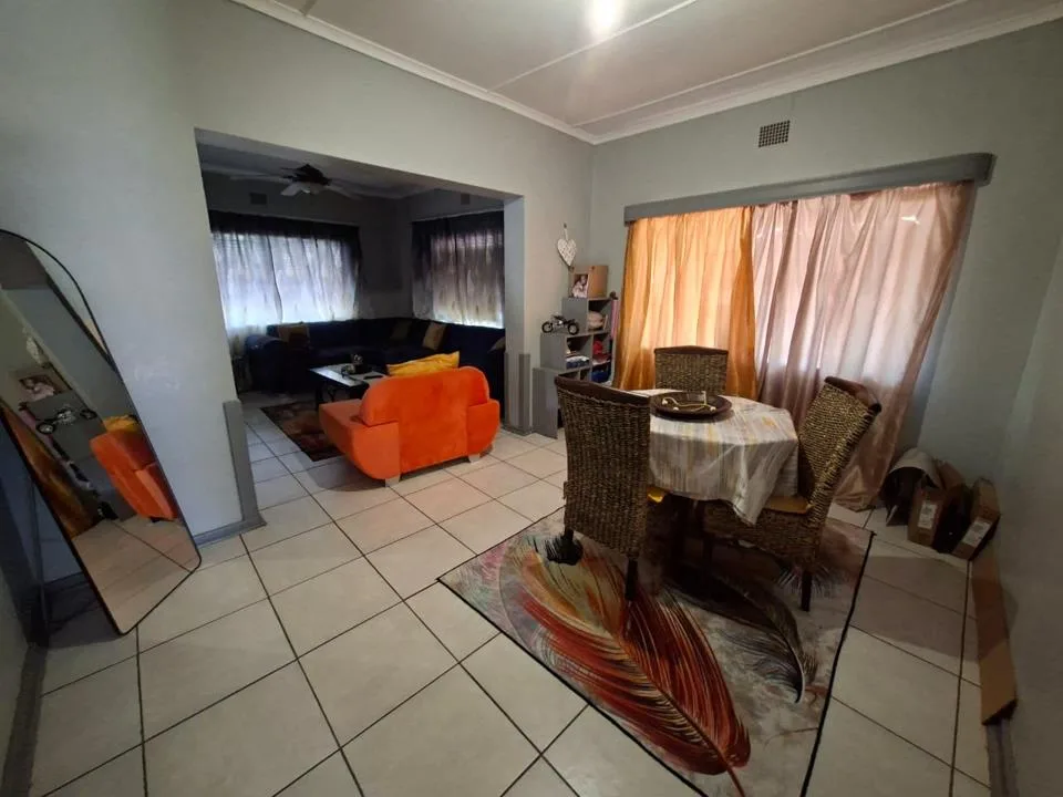4 Bedroom House for sale in Beaconsfield