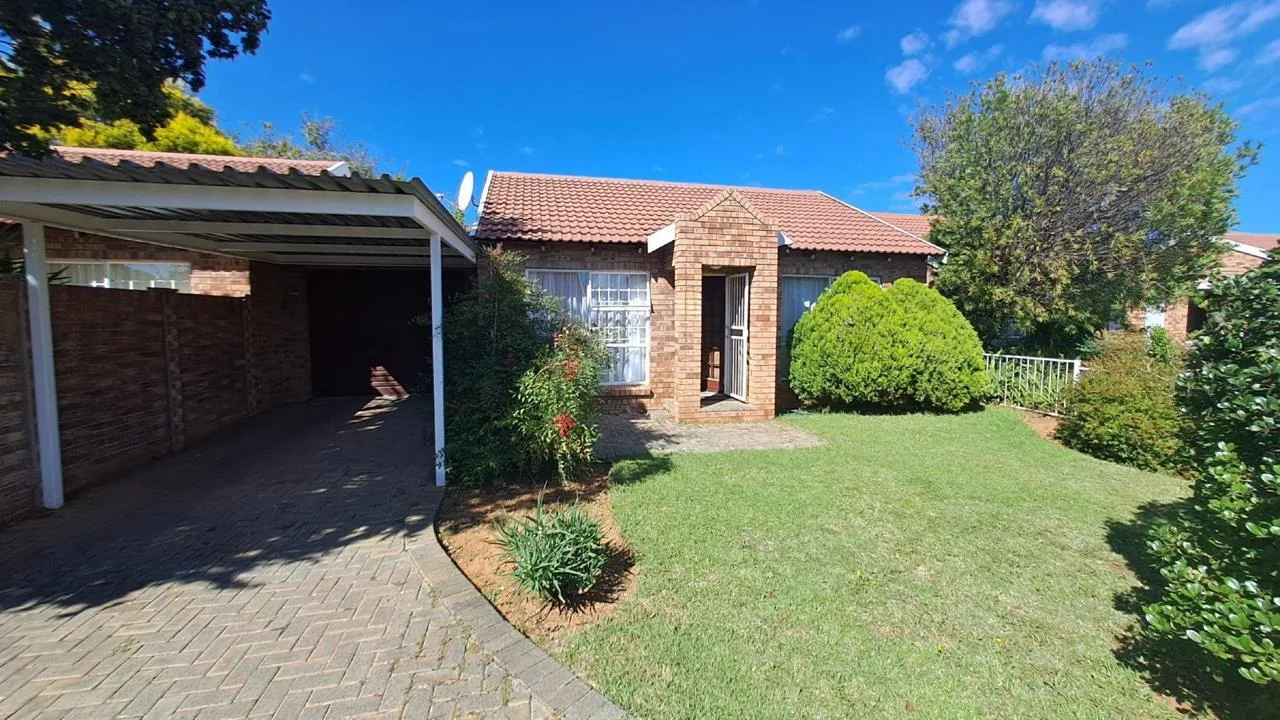 2 Bedroom Townhouse for sale in Universitas