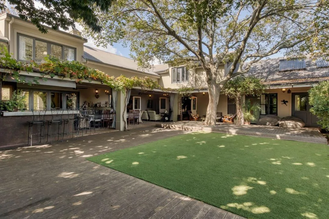 4 Bedroom House to rent in Somerset West Central
