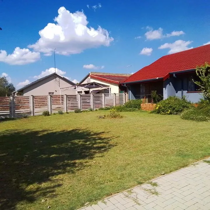 3 Bedroom House for sale in Roodia