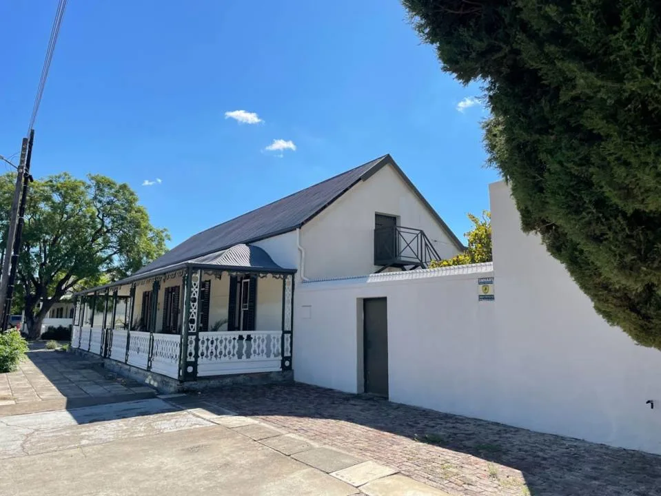 5 Bedroom House for sale in Graaff-Reinet