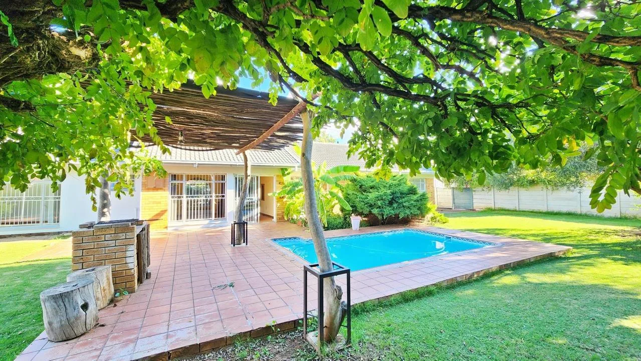 5 Bedroom House for sale in Universitas Ridge
