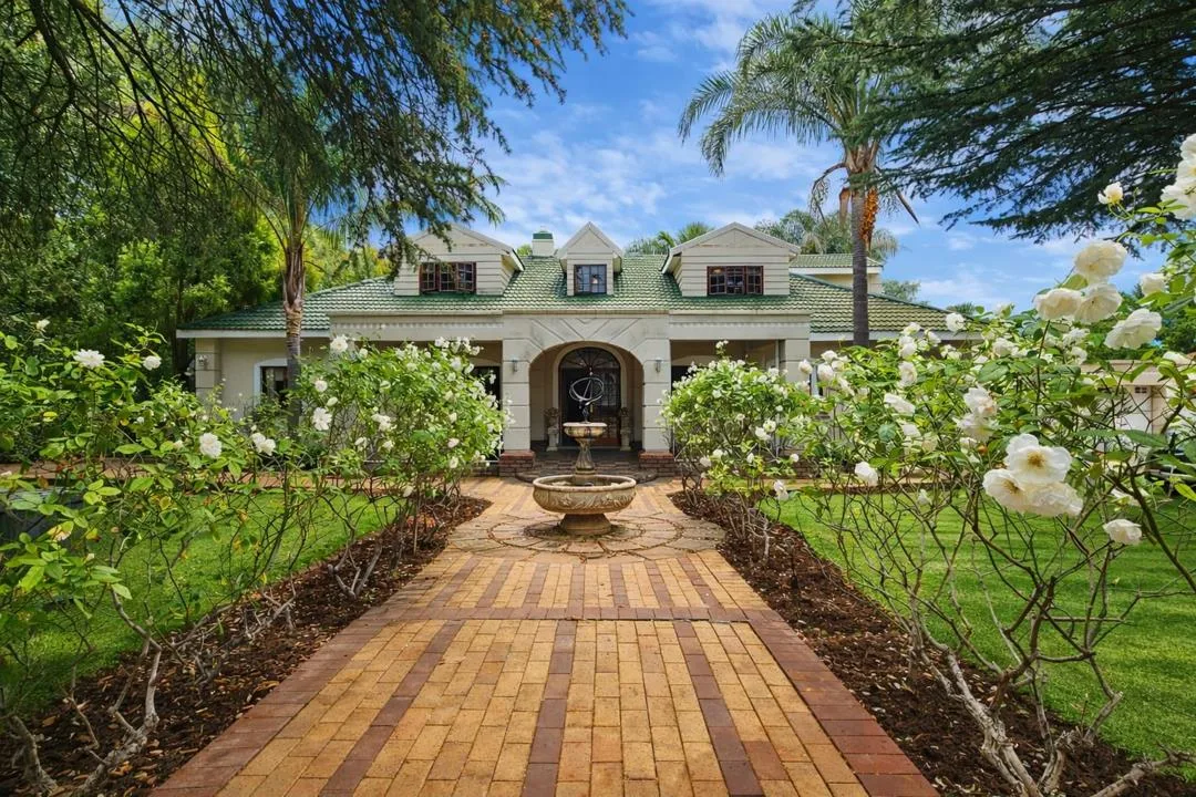 5 Bedroom House for sale in Waverley