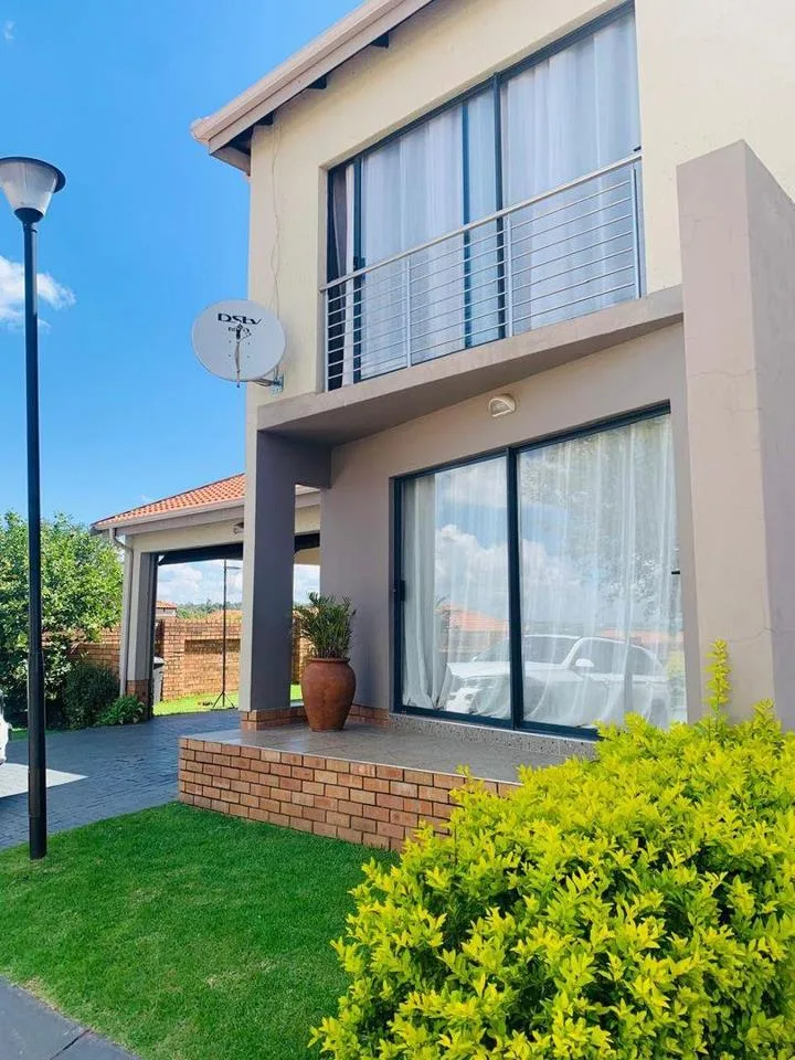3 Bedroom Townhouse to rent in Jackaroo Park