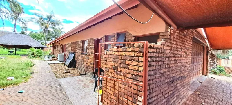 3 Bedroom House for sale in Ivy Park