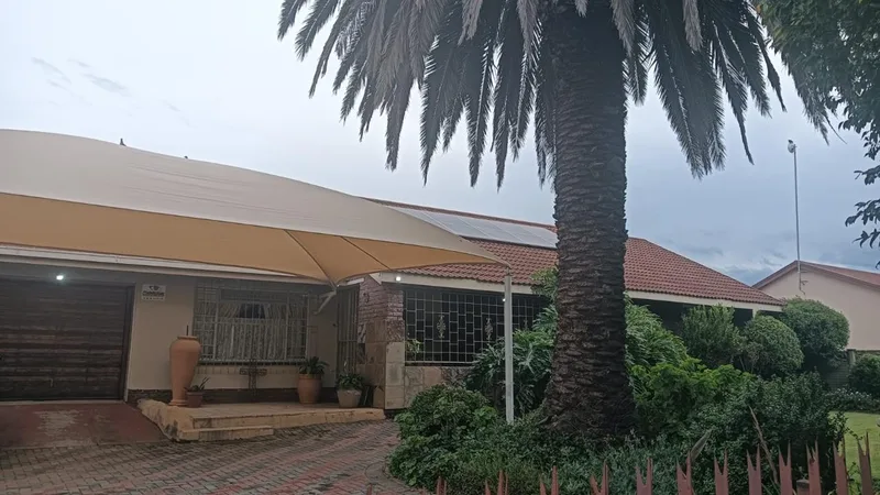 3 Bedroom House for sale in Vaalpark
