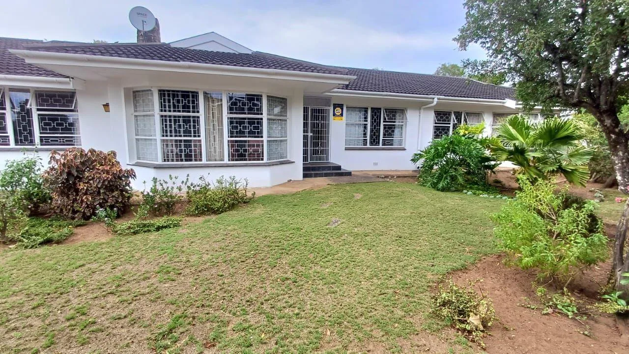 5 Bedroom House for sale in Vanes Estate