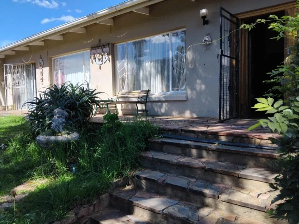 4 Bedroom House for sale in Cradock