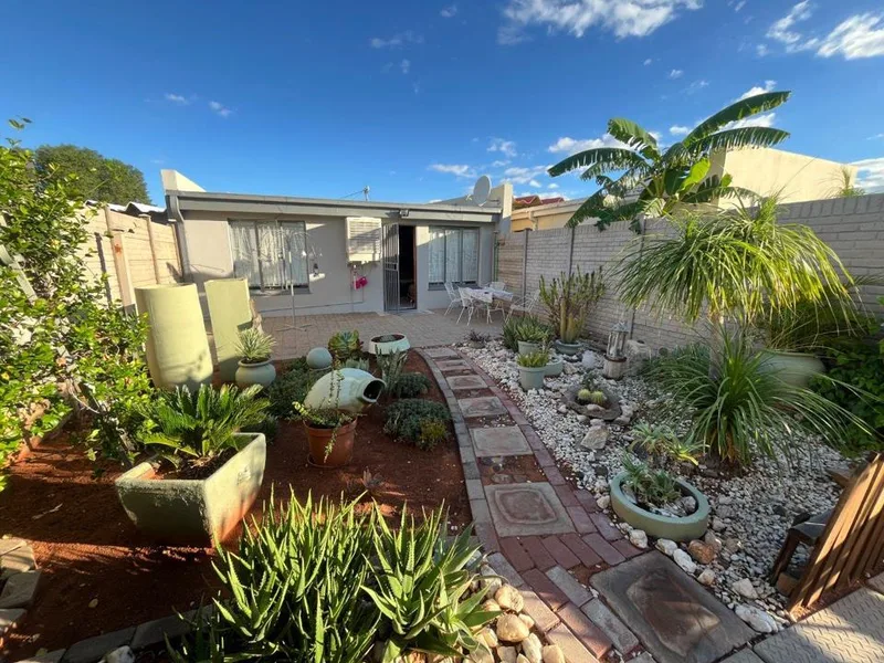 1 Bedroom House for sale in Keidebees