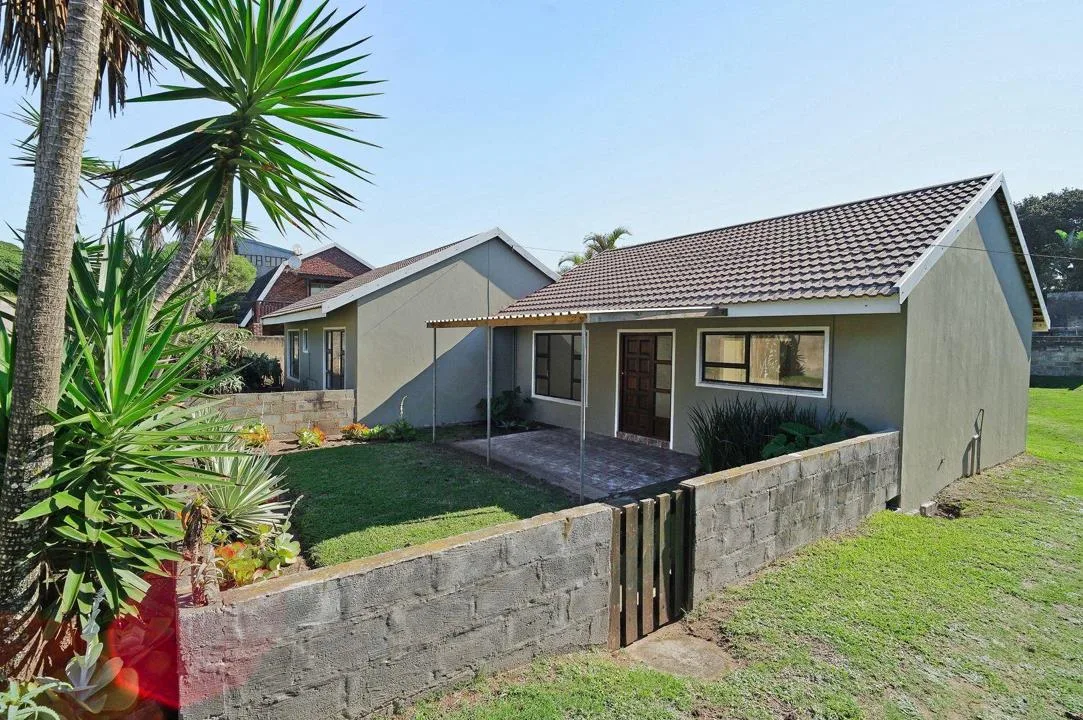 6 Bedroom House for sale in Kaysers Beach
